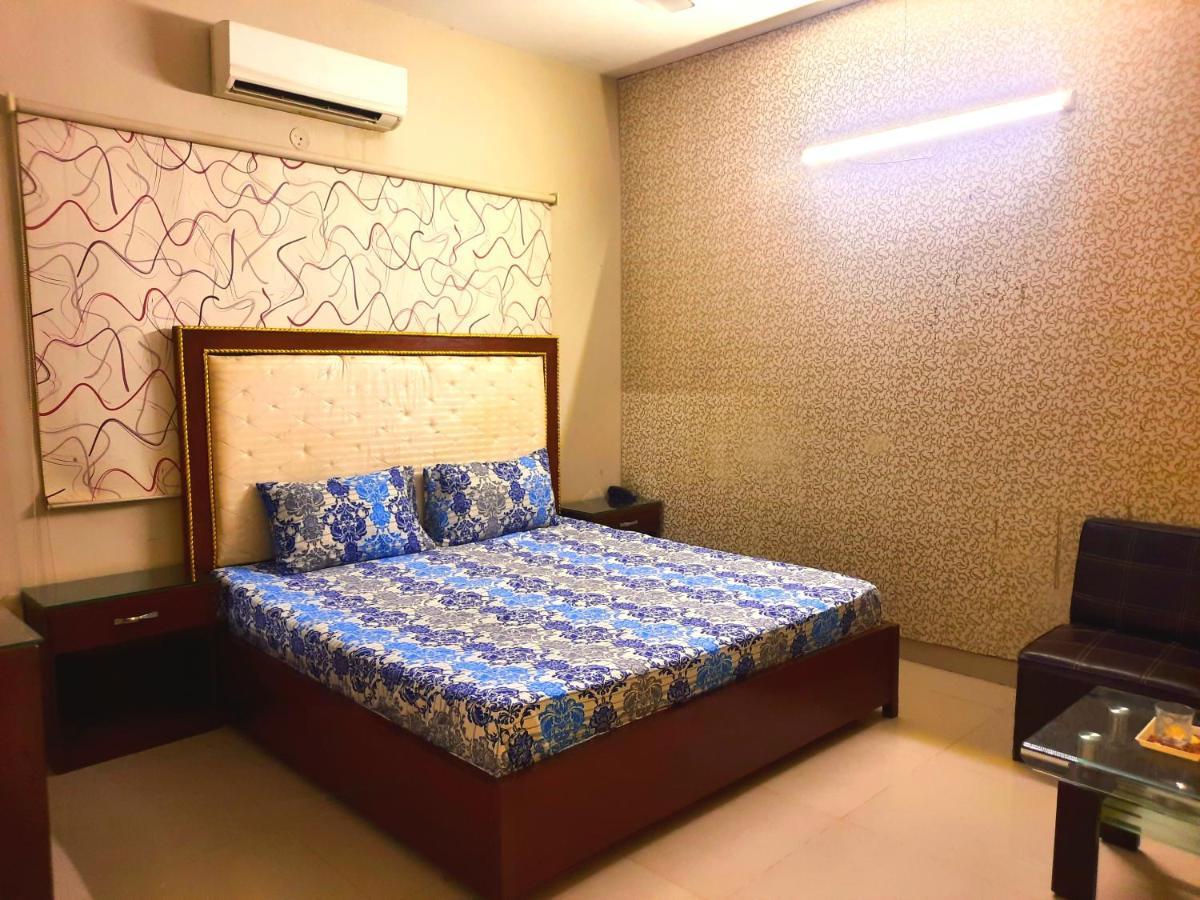 Best Couple Coprtive Guest House Karachi Room photo